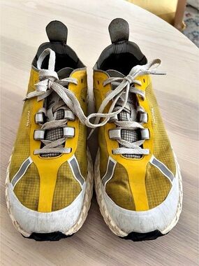 norda 001 Parhelion Yellow & White Running Shoes women’s size 9